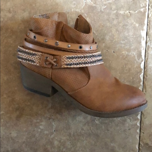 Maurice’s ankle boots - Picture 2 of 4